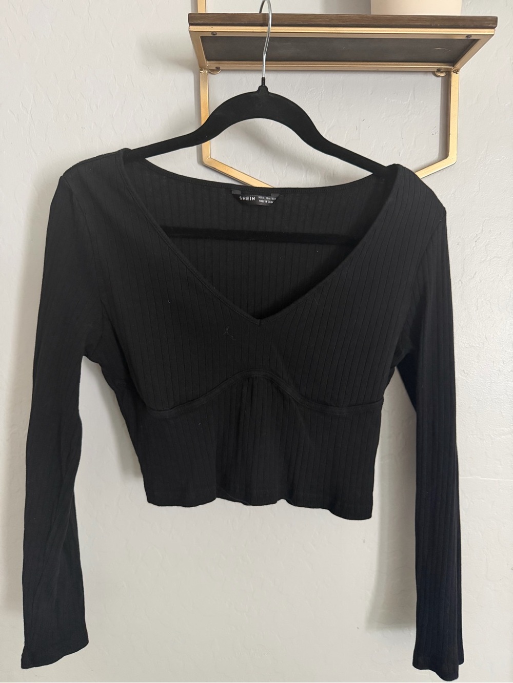 SHEIN Black Ribbed V-Neck Long Sleeve Crop Top - Fitted Silhouette